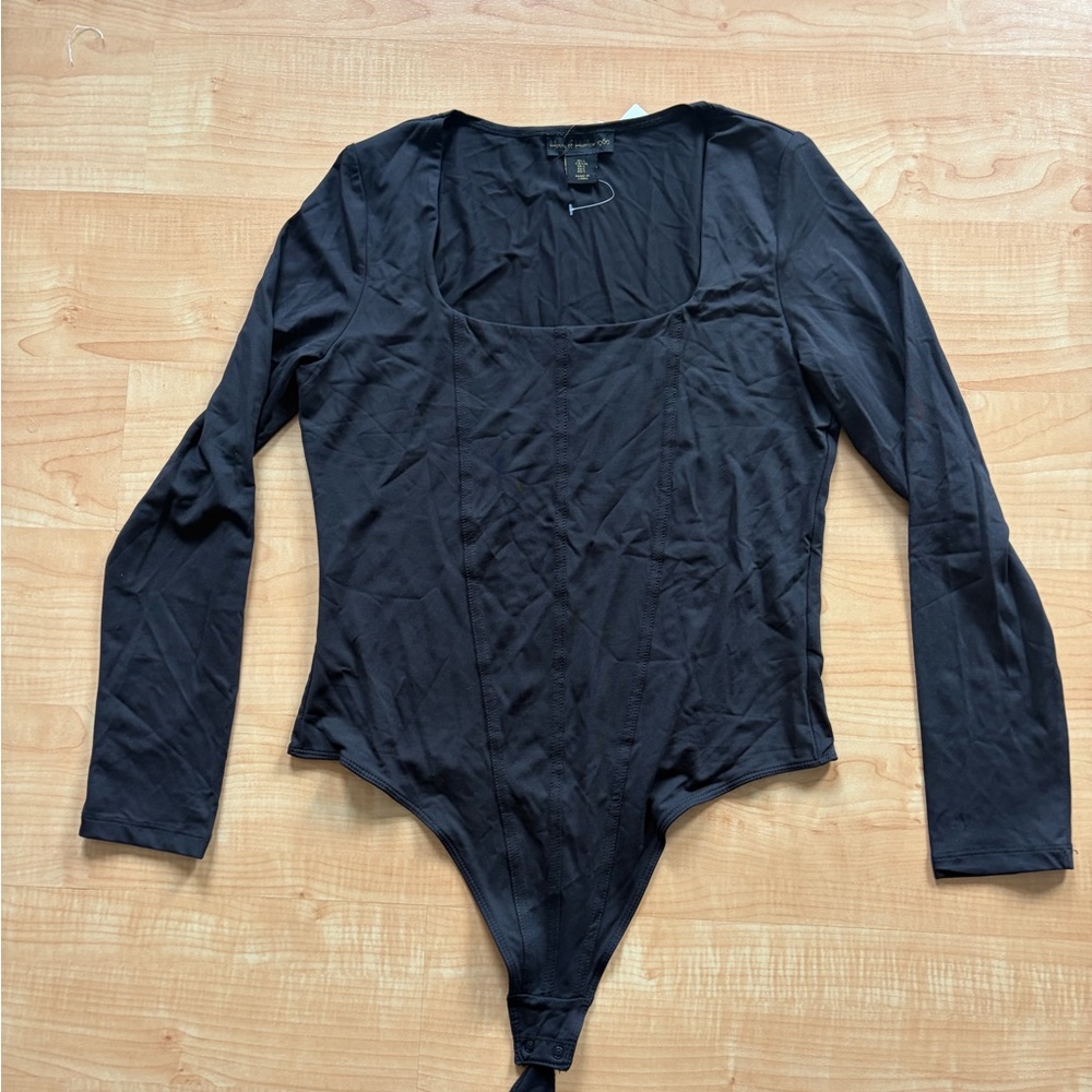 House of Harlow 1960 Black Scoop Neck Bodysuit